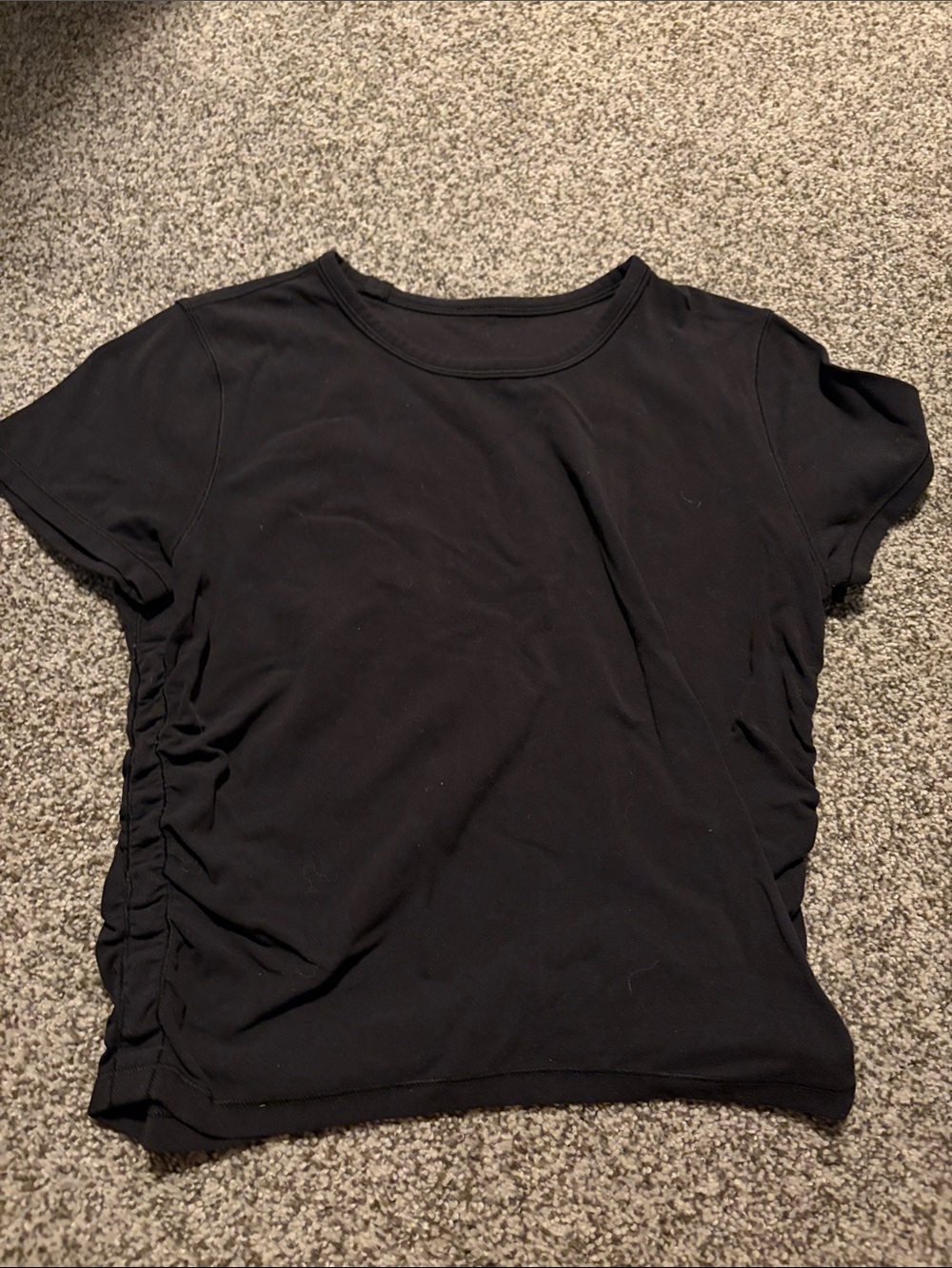 black Lululemon scrunch shirt